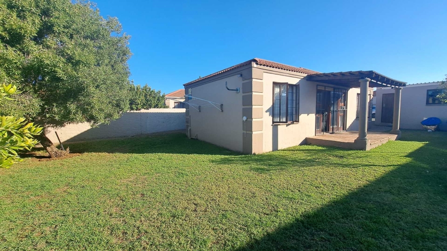 2 Bedroom Property for Sale in Langenhovenpark Free State